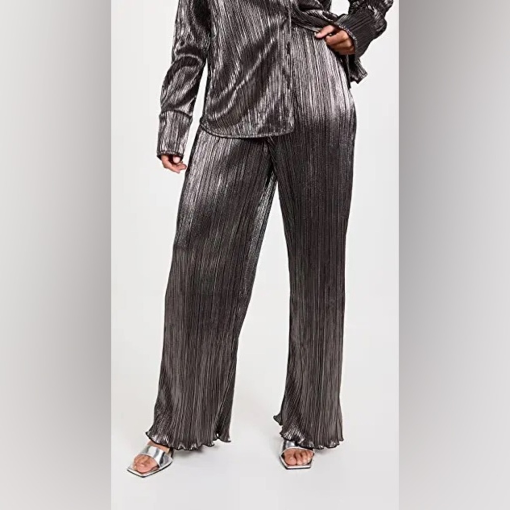 Good American Chrome Plisse Metallic Pants 
New